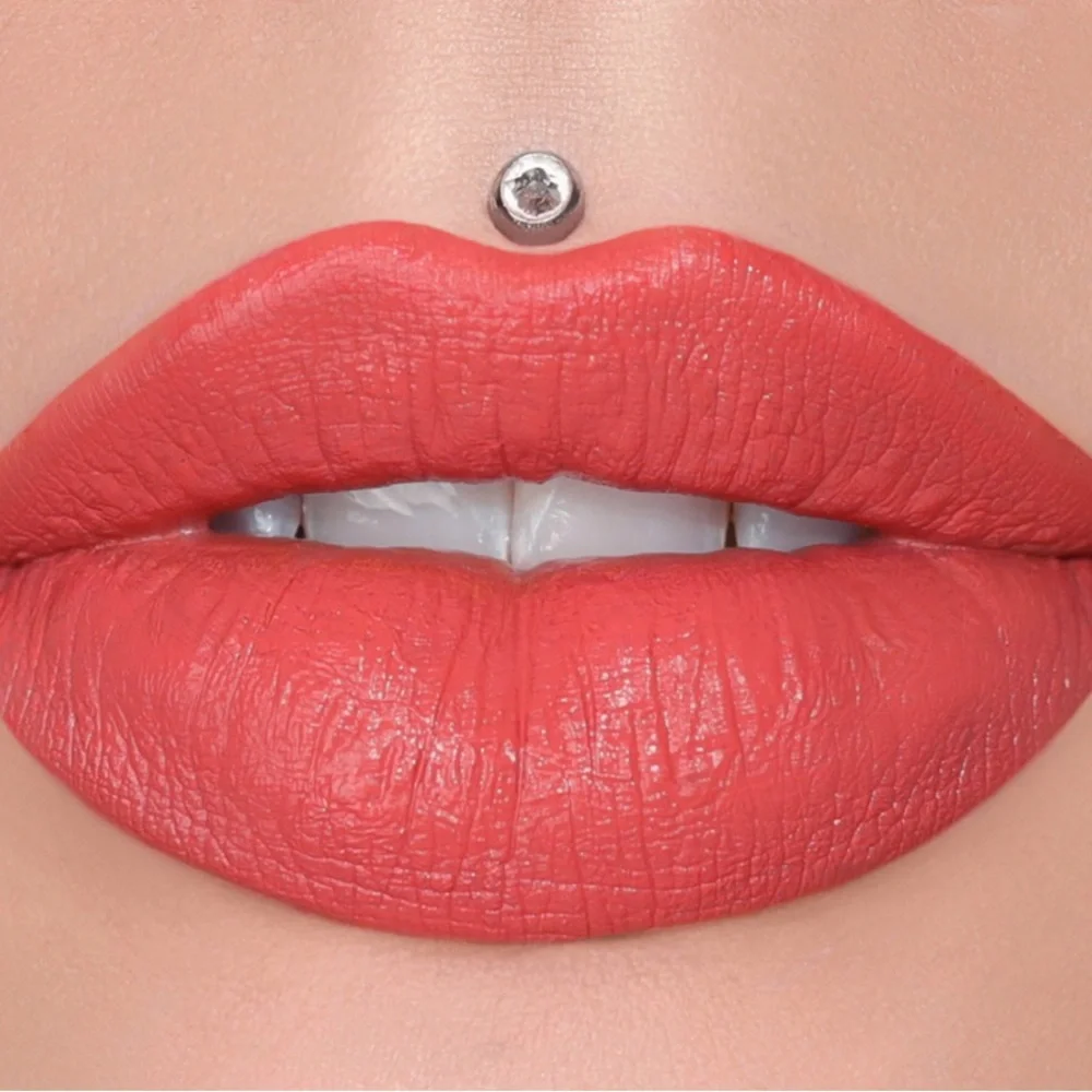 Jeffree Star Velvet Trap Lipstick‎ in Ranch Girl